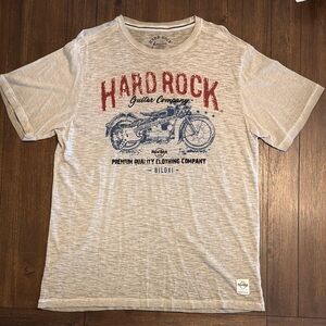 Hard Rock Cafe Light Gray and Red Graphic Tee